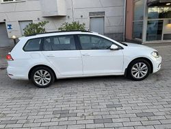 Vit Begagnad 2017 VW Golf VII Kombi | 110 000 kr (Bra pris)