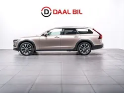 Ljusgrå Begagnad 2022 Volvo V90 CC Plus Kombi | 364 700 kr (Marknadspris)