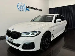 Vit Begagnad 2022 BMW 530e M Sport Kombi | 365 000 kr (Marknadspris)