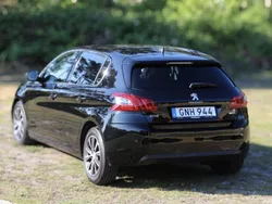 Svart Begagnad 2014 Peugeot 308 Allure Halvkombi | 99 500 kr (Marknadspris)