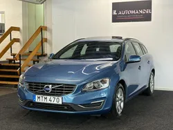 Blå Begagnad 2015 Volvo V60 Momentum Kombi | 189 900 kr (Marknadspris)