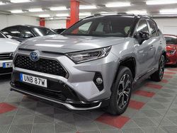 Grå Begagnad 2021 Toyota RAV4 Hybrid Style SUV | 419 500 kr (Marknadspris)