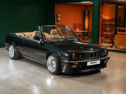 Svart Begagnad 1989 BMW 325 Cabriolet Cab | 319 900 kr