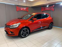 Röd Begagnad 2018 Renault Clio IV Intens Halvkombi | 89 000 kr (Marknadspris)