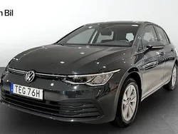 Grå Begagnad 2022 VW Golf VIII Life Kombi | 219 900 kr (Marknadspris)