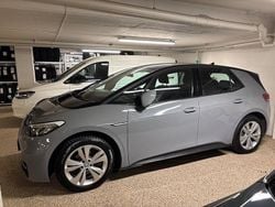Grå (moonstone grey black) Begagnad 2023 VW ID.3 Pro Halvkombi | 279 000 kr (Marknadspris)