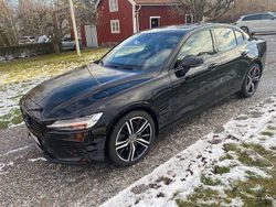 Svart Begagnad 2021 Volvo S60 R-Design Sedan | 416 500 kr (Dyr)