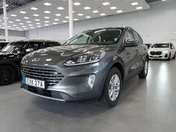 Grå Begagnad 2021 Ford Kuga Titanium SUV | 229 900 kr (Marknadspris)