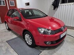 Röd Begagnad 2011 VW Golf Halvkombi | 40 000 kr (Bra pris)