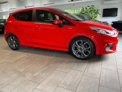 Röd Begagnad 2018 Ford Fiesta ST-Line Halvkombi | 124 900 kr (Marknadspris)