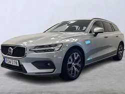 Silver Begagnad 2023 Volvo V60 Core Kombi | 349 900 kr (Marknadspris)