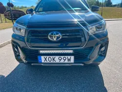 Svart Begagnad 2020 Toyota HiLux Pickup | 495 000 kr