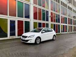 Vit Begagnad 2017 Peugeot 308 Active Halvkombi | 132 500 kr (Lite dyr)