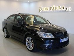 Svart Begagnad 2010 Skoda Octavia RS Halvkombi | 109 900 kr (Marknadspris)