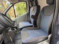 Grå Begagnad 2012 Renault Trafic Van | 65 000 kr (Marknadspris)