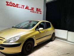 Ljusgul Begagnad 2002 Peugeot 307 Halvkombi | 24 900 kr (Marknadspris)