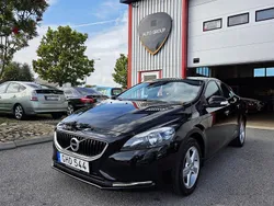 Svart Begagnad 2017 Volvo V40 Kinetic Kombi | 149 900 kr (Marknadspris)