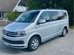 Silver Begagnad 2017 VW Caravelle Comfortline Minibuss | 295 000 kr (Bra pris)