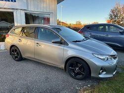 Ljusgrå (grå) Begagnad 2014 Toyota Auris Touring Sports Active Kombi | 72 000 kr (Lite dyr)