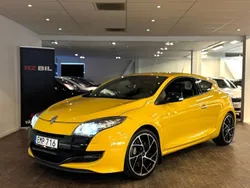 Gul Begagnad 2012 Renault Mégane Coupé R.S. Sportkupé | 169 900 kr