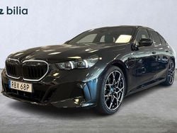 Svart Begagnad 2025 BMW 530e Performance Sedan | 729 000 kr (Dyr)
