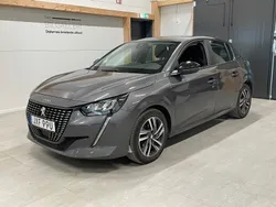 Grå Begagnad 2022 Peugeot 208 Active Halvkombi | 159 900 kr (Marknadspris)