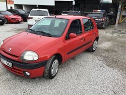 Röd Begagnad 1999 Renault Clio II Halvkombi | 20 000 kr (Dyr)