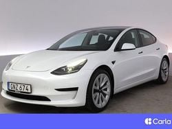 Vit Begagnad 2022 Tesla Model 3 Standard Range Plus Sedan | 339 900 kr (Marknadspris)