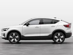 Vit Begagnad 2023 Volvo EC40 Single Motor Extended Range SUV | 538 900 kr (Dyr)