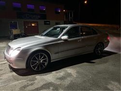 Grå Begagnad 2004 Mercedes E240 Avantgarde Sedan | 45 000 kr (Marknadspris)