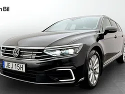 Svart Begagnad 2023 VW Passat Executive Kombi | 344 900 kr (Marknadspris)