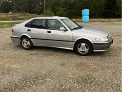 Grå Begagnad 2000 Saab 9-3 Halvkombi | 10 000 kr (Marknadspris)