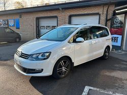 Vit Begagnad 2017 VW Sharan GT Minibuss | 249 500 kr (Lite dyr)