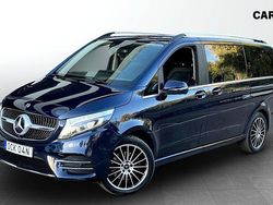 Blå Begagnad 2019 Mercedes V300 AMG Minibuss | 569 900 kr (Marknadspris)