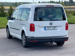 Vit Begagnad 2019 VW Caddy Maxi Life Life Minibuss | 214 000 kr (Marknadspris)