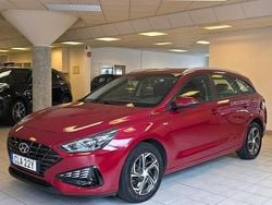 Röd Begagnad 2022 Hyundai i30 Essential Kombi | 199 900 kr (Marknadspris)