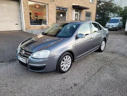 Mörkgrå (grå) Begagnad 2006 VW Jetta Comfortline Sedan | 59 900 kr (Marknadspris)