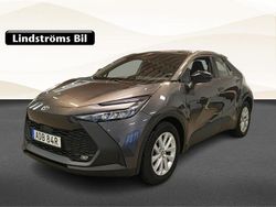 Mörkgrå (grå) Begagnad 2025 Toyota C-HR+ Active SUV | 439 900 kr