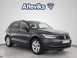 Grå Begagnad 2022 VW Tiguan Life SUV | 269 900 kr (Bra pris)
