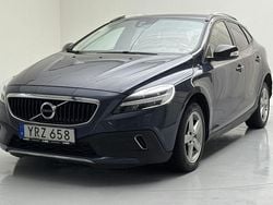 Mörkblå Begagnad 2019 Volvo V40 CC Kombi | 184 800 kr (Bra pris)