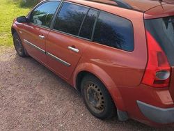 Röd Begagnad 2004 Renault Mégane GrandTour Kombi | 6 500 kr (Dyr)