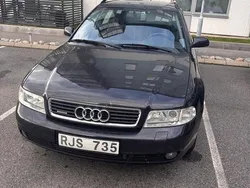 Svart Begagnad 2000 Audi A4 Sport Kombi | 30 000 kr