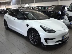 Vit Begagnad 2021 Tesla Model 3 Standard Range Plus Sedan | 249 900 kr (Bra pris)