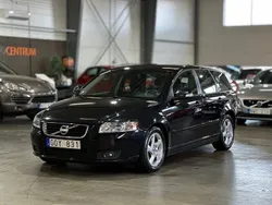 Svart Begagnad 2011 Volvo V50 Summum Kombi | 44 900 kr (Marknadspris)