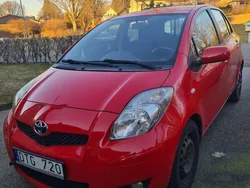 Röd Begagnad 2011 Toyota Yaris Halvkombi | 42 000 kr (Marknadspris)