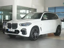 Vit Begagnad 2019 BMW X5 M Sport SUV | 619 800 kr (Marknadspris)