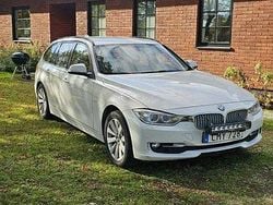 Vit Begagnad 2015 BMW 320 Kombi | 89 500 kr (Marknadspris)