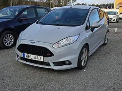 Grå Begagnad 2016 Ford Fiesta ST200 Halvkombi | 139 000 kr (Dyr)