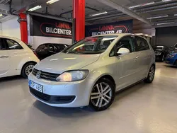 Ljus brun metallic Begagnad 2012 VW Golf Plus Cross Minibuss | 49 900 kr (Marknadspris)