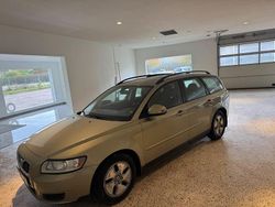 Grön Begagnad 2009 Volvo V50 Kombi | 28 900 kr (Marknadspris)